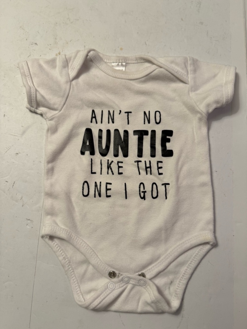 White 'Ain't No Auntie Like The One I Got' Baby Onesie